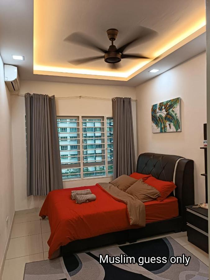 Qaisara D'Savanna Homestay@Southville City Bangi Bagian luar foto